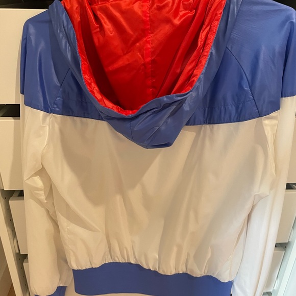Women’s Nike Retro Running Jacket - Picture 4 of 4